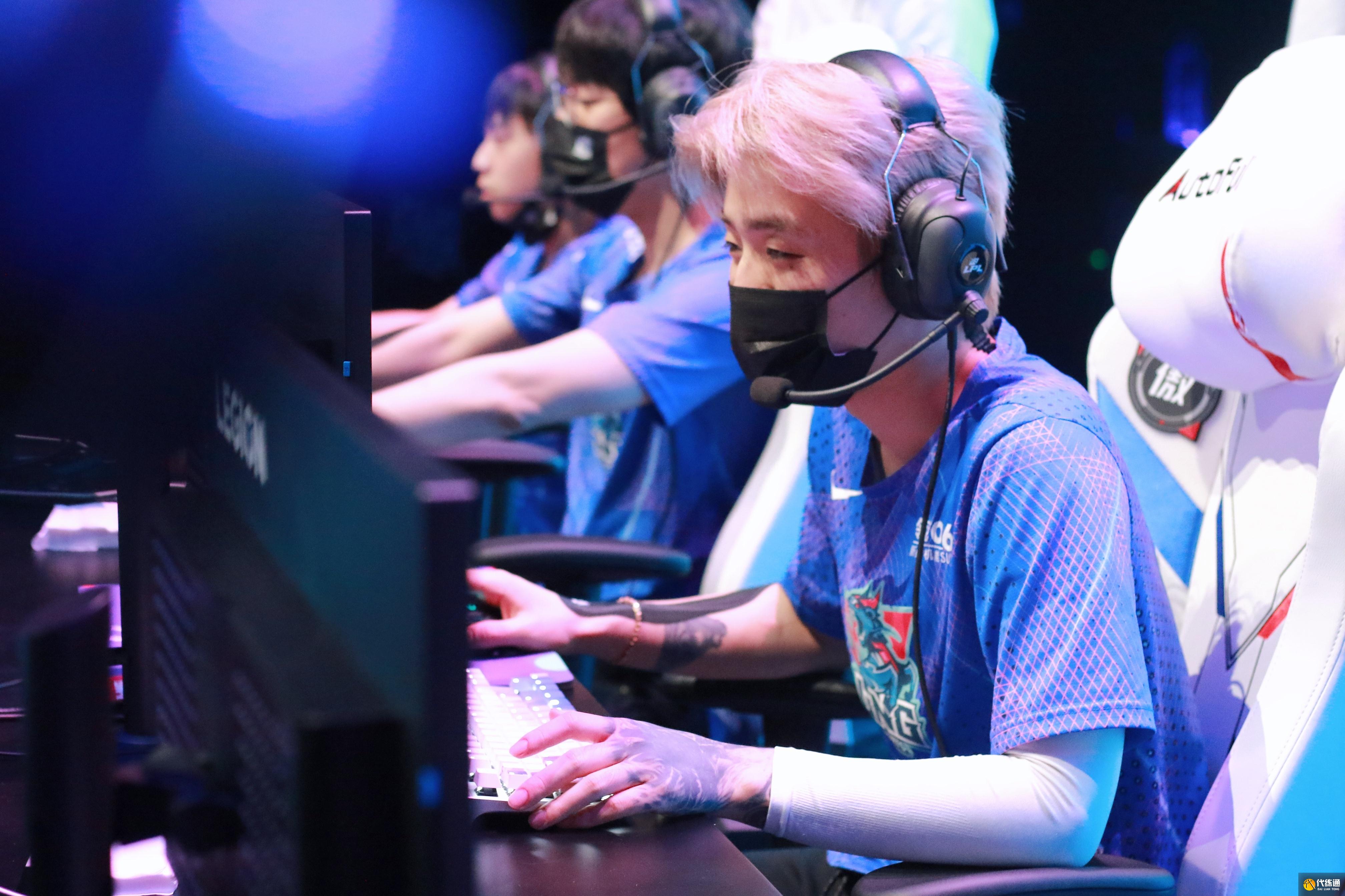 LOL众解说热议EDG战胜LNG:中野有差距,黑马之路止步于此了